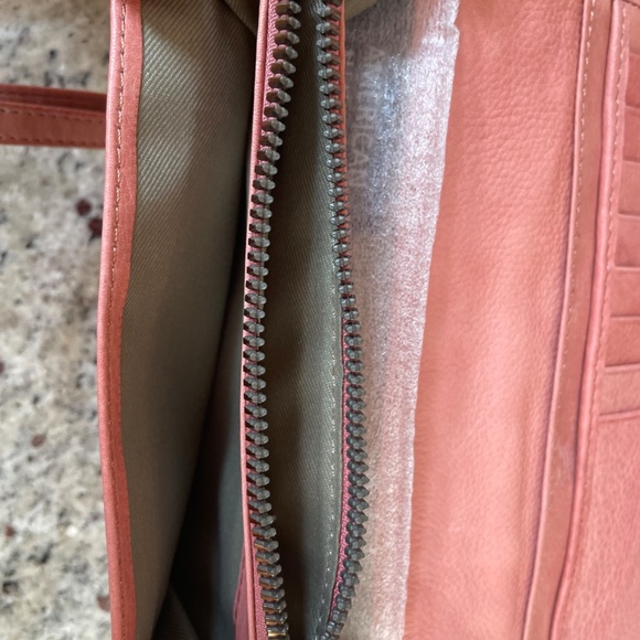 Lucas Slim Leather Wallet from AMERICAN LEATHER CO. - Picture 6 of 9